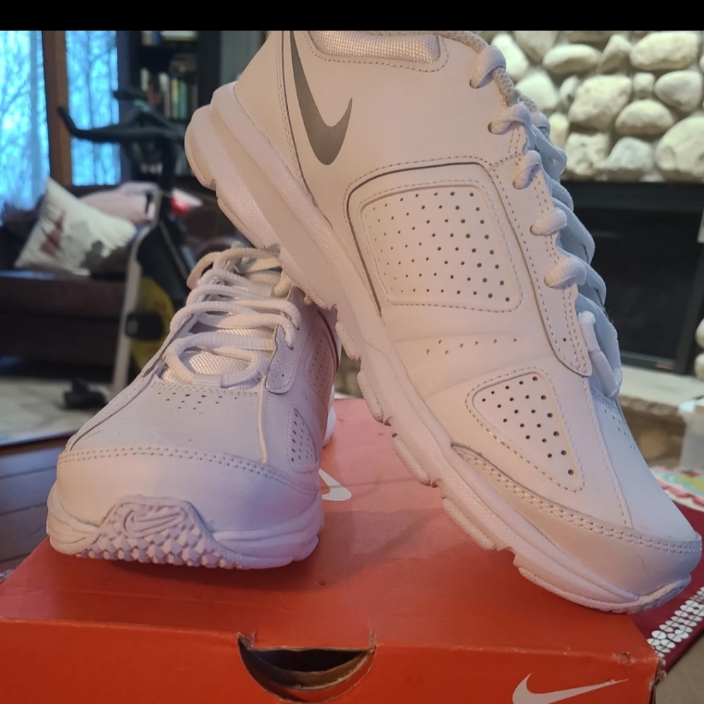 Woman's NEW Nikes